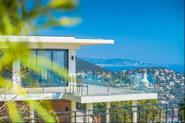 Contemporary villa for sale on the French Riviera with views towards the Bay of Cannes
