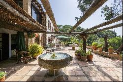 Beautiful rustic finca with garden and pool in the heart of the Costa Brava