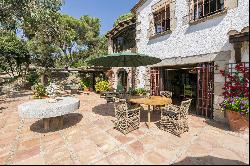 Beautiful rustic finca with garden and pool in the heart of the Costa Brava