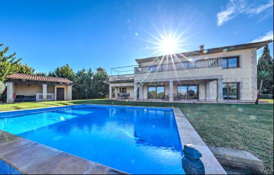 Mediterranean villa in Santa Ponsa with garden and pool