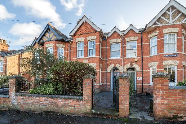 A beautifully presented Victorian townhouse within easy access of the town centre.