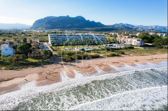 Luxury beachfront penthouse on the paradise beach in Denia, Dénia 03700