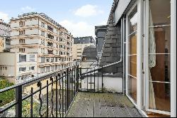 In the heart of Montreux, spacious 7.5 rooms with lake view