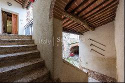 Historic estate in the countryside of Siena