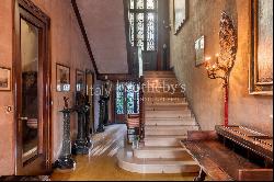 Historic Villa with Garden in the center of Palermo