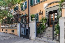 Historic Villa with Garden in the center of Palermo