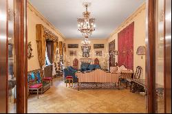 Historic Villa with Garden in the center of Palermo