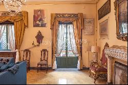 Historic Villa with Garden in the center of Palermo