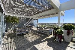 Spectacular penthouse in front of the sea in la Brava