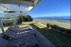 Spectacular penthouse in front of the sea in la Brava