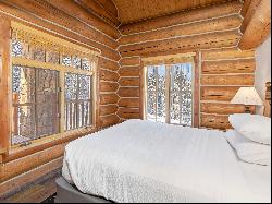 Idyllic Cabin in Mountain Village