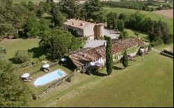 15th century medieval castle with gîtes, beautifully restored, 30 mn from Toulouse on 5 ha