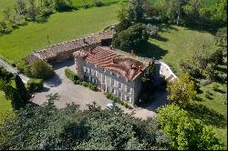 15th century medieval castle with gîtes, beautifully restored, 30 mn from Toulouse on 5 ha