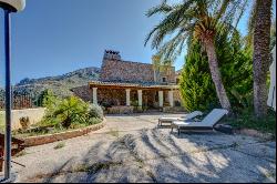 Natural stone finca with views into the valley