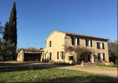 Bastide and cottage situated in an olive grove