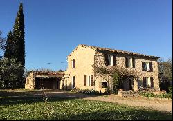 Bastide and cottage situated in an olive grove