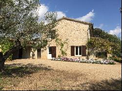 Bastide and cottage situated in an olive grove