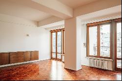 Flat, 5 bedrooms, for Sale