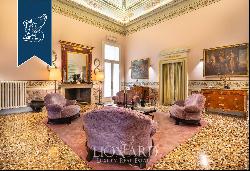 Renovated apartment for sale in a famous period building of Vicenza's historical town cent