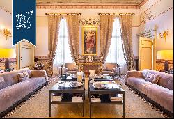 Renovated apartment for sale in a famous period building of Vicenza's historical town cent