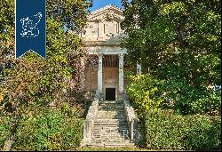 Wonderful Venetian villa with frescoes in the leafy countryside on the outskirts of Vicenz