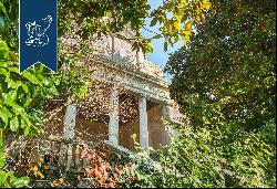 Wonderful Venetian villa with frescoes in the leafy countryside on the outskirts of Vicenz