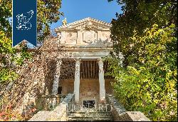 Wonderful Venetian villa with frescoes in the leafy countryside on the outskirts of Vicenz