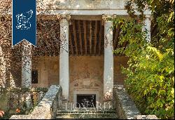 Wonderful Venetian villa with frescoes in the leafy countryside on the outskirts of Vicenz