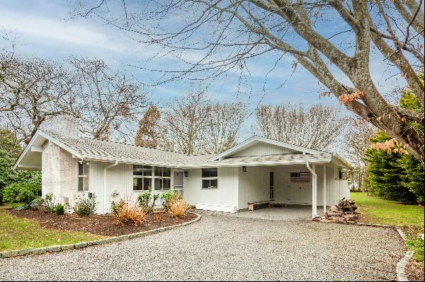 DESIRABLE BLUFF ROAD IN AMAGANSETT