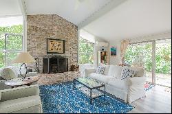 DESIRABLE BLUFF ROAD IN AMAGANSETT