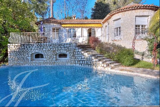 Mougins - Family villa in secure domain