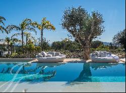 Ultra-modern villa with panoramics views