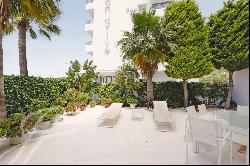 Nice ground floor with a large garden in Marina Botafoch