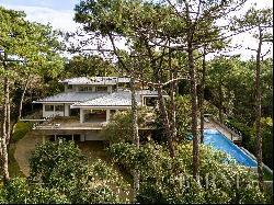 HOSSEGOR, EXCEPTIONAL PROPERTY BETWEEN LAKE AND SEA
