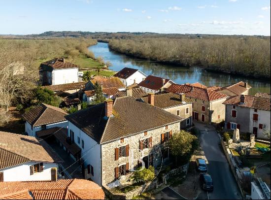 CHARMING PROPERTY IN SAUBUSSE, 30 MINUTES FROM HOSSEGOR