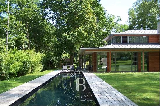 BIARRITZ, MAGNIFICENT CONTEMPORARY HOUSE, 4500 M² GARDEN