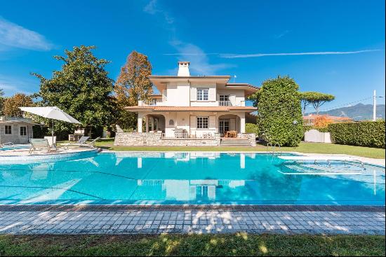 Private Villa for rent in Forte Dei Marmi (Italy)