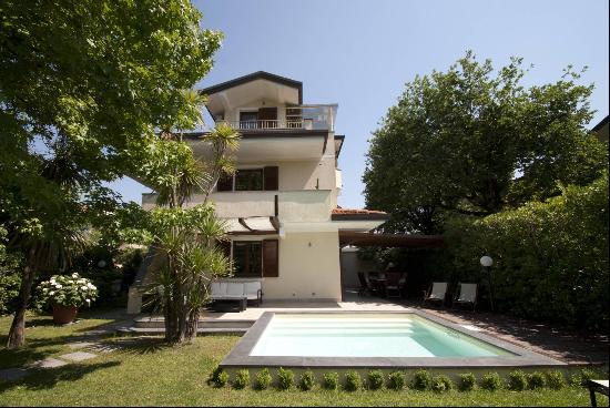 Private Villa for rent in Forte Dei Marmi (Italy)