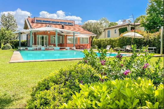 Private Villa for sale in Forte Dei Marmi (Italy)