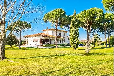 Private Villa for sale in Pietrasanta (Italy)