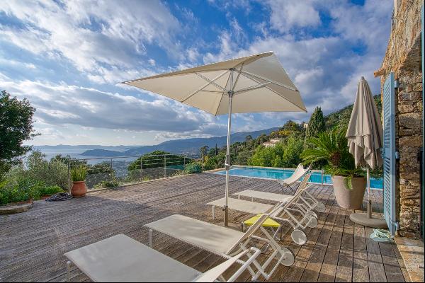 Superb villa with sea view and swimming pool for sale in Le Rayol-Canadel.