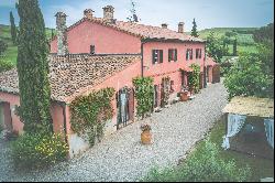 Farmhouse located in the hills of the Val D'Orcia