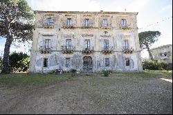 Via Bouganvillea, Caltagirone, Sicily, 95041