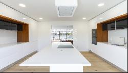 Selling: new 4 bedroom villa with patio and balconies in Aldoar, Porto, Portugal
