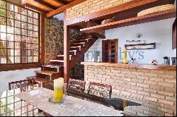 House with a privileged view to the sea in Paraty