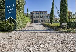 Lovely luxury hotel for sale in the province of Arezzo