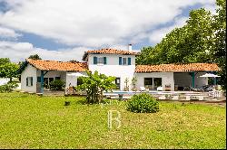 ARCANGUES, 220 M² HOUSE WITH POOL, ON A  2200 M² PLOT