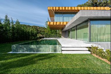 Contemporary 4-bedroom detached house in a condominium with a swimming pool, Abuxarda, Cas
