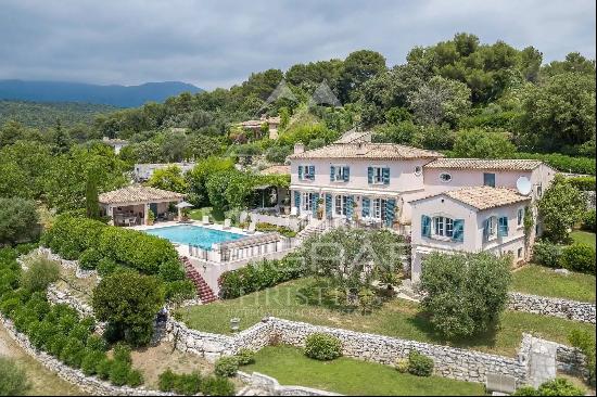 Close to Saint-Paul de Vence - Provencal villa with panoramic view