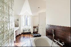 Neuilly-sur-Seine - A bright and peaceful 4-bed property with a garden